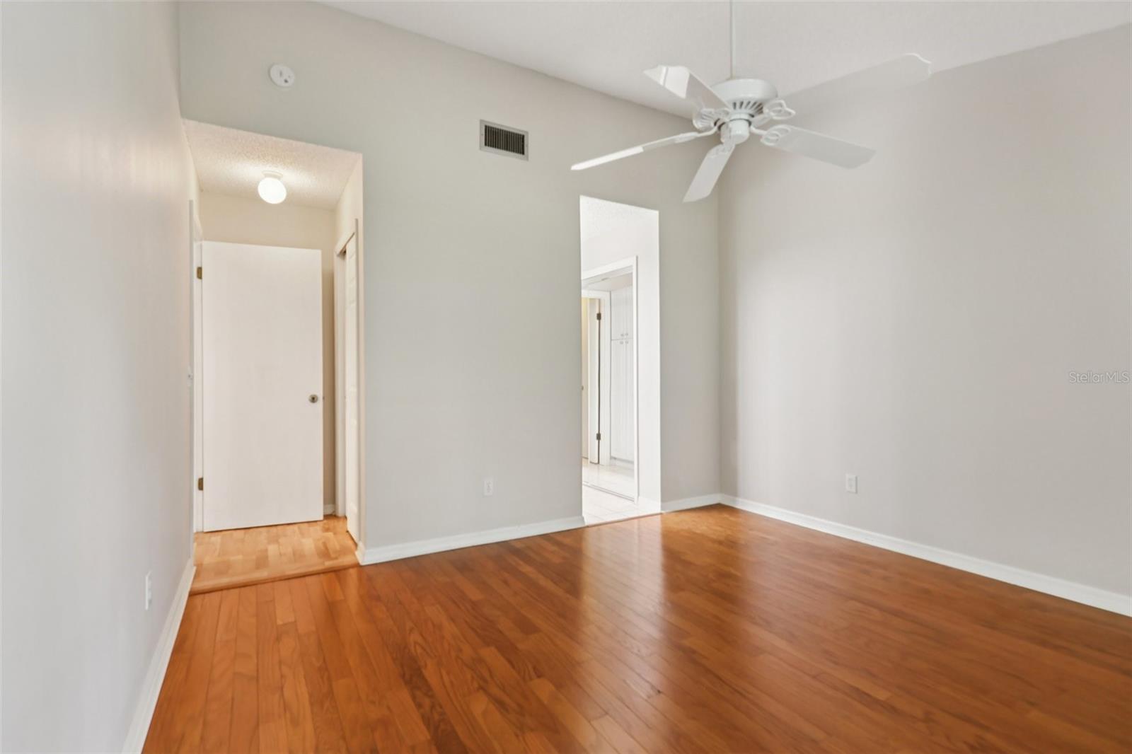 Image 33 of 43 For 5122 Lazy Oaks Drive 5122