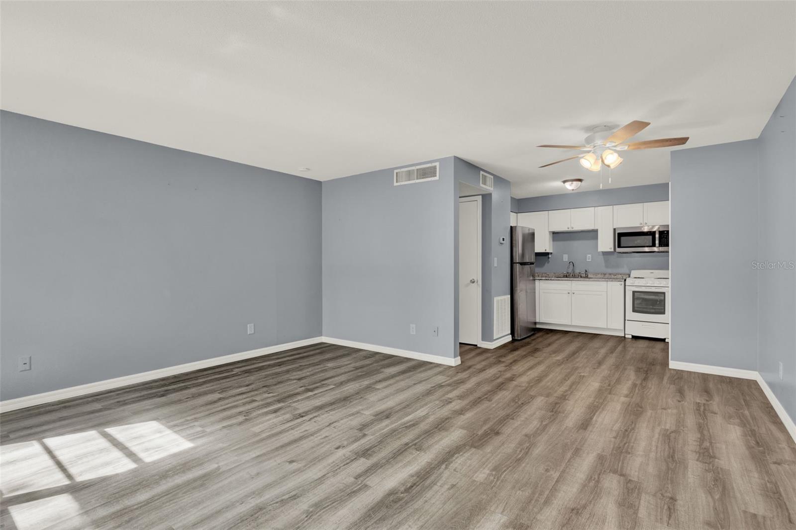 Image 5 of 15 For 75 Sunnyside Drive 75