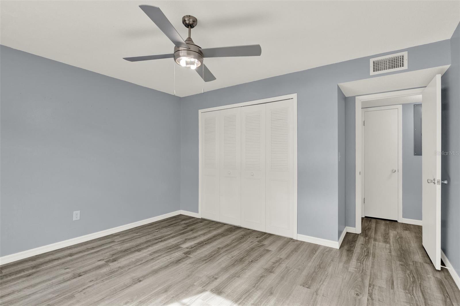 Image 7 of 15 For 75 Sunnyside Drive 75