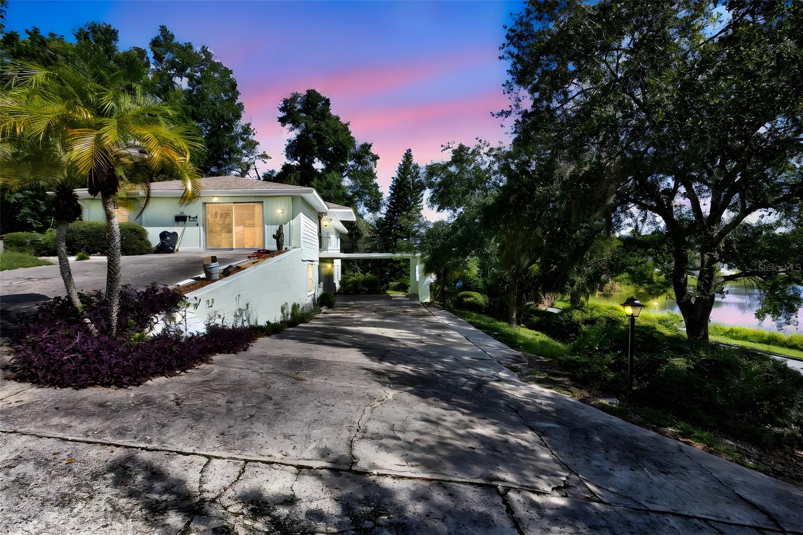 Image 11 of 13 For 75 Sunnyside Drive