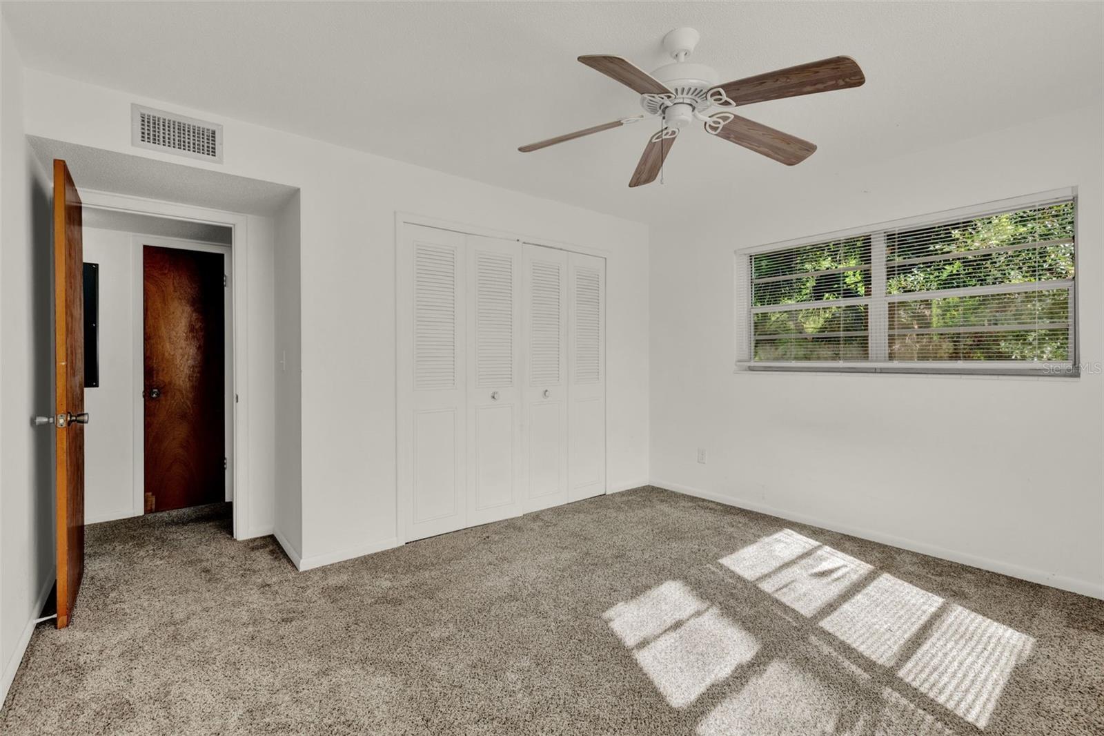 Image 8 of 13 For 75 Sunnyside Drive