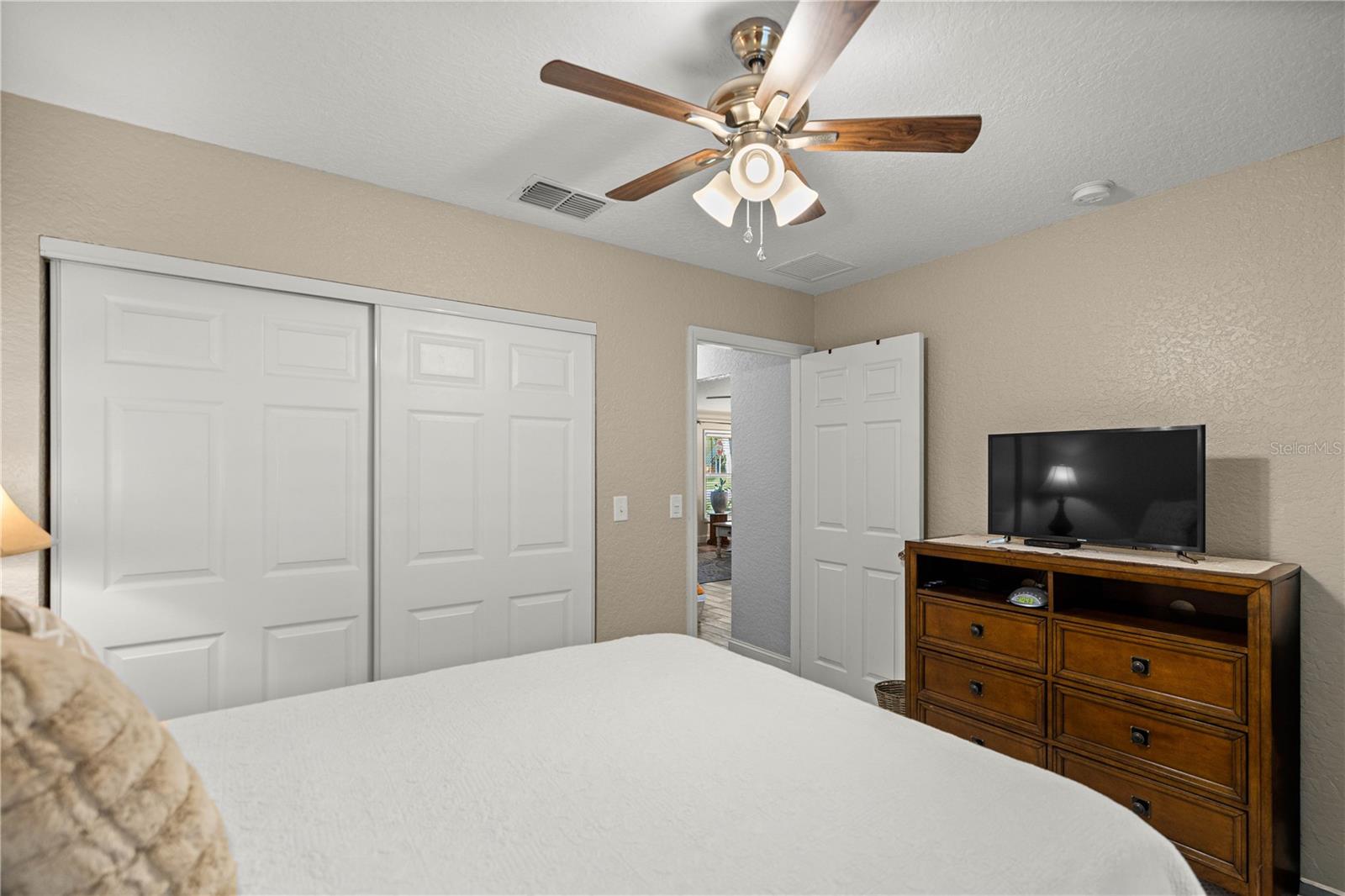 Image 11 of 39 For 15121 64th Court