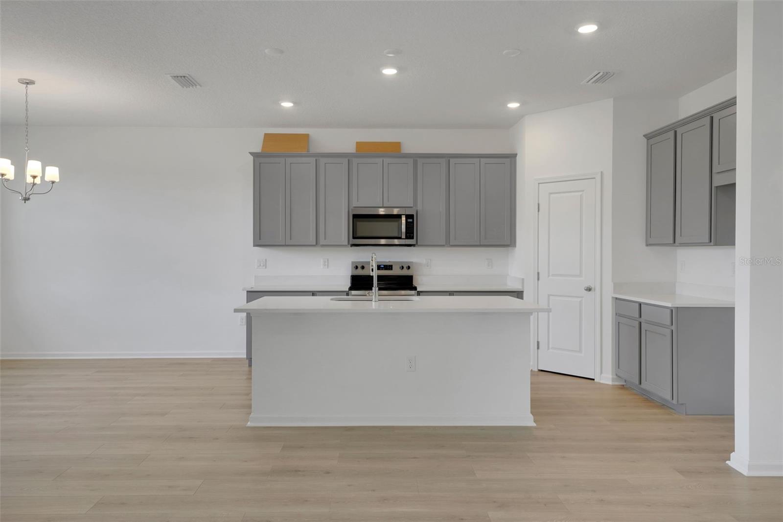 Image 12 of 31 For 252 Meredith Boulevard