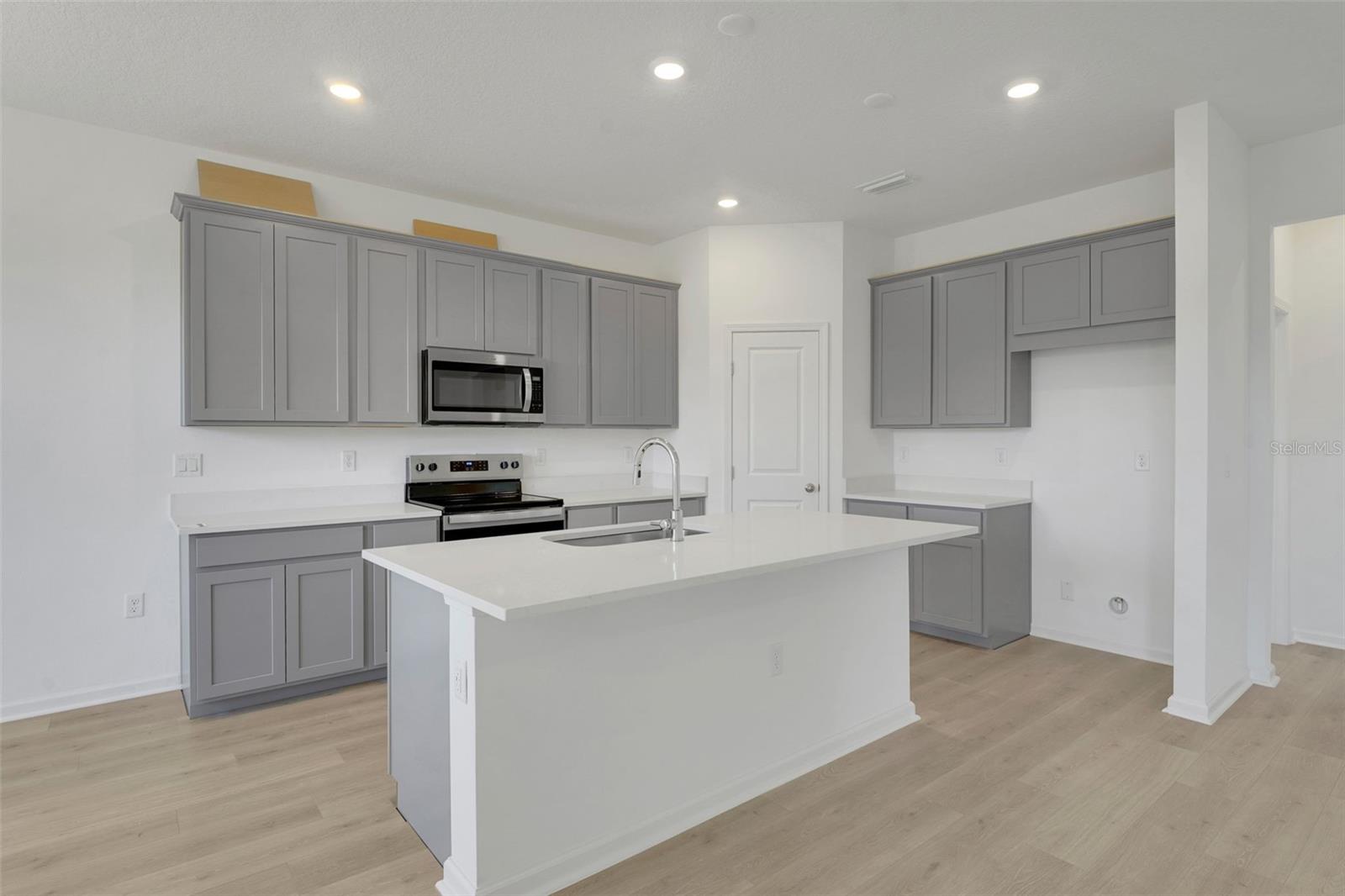 Image 13 of 31 For 252 Meredith Boulevard