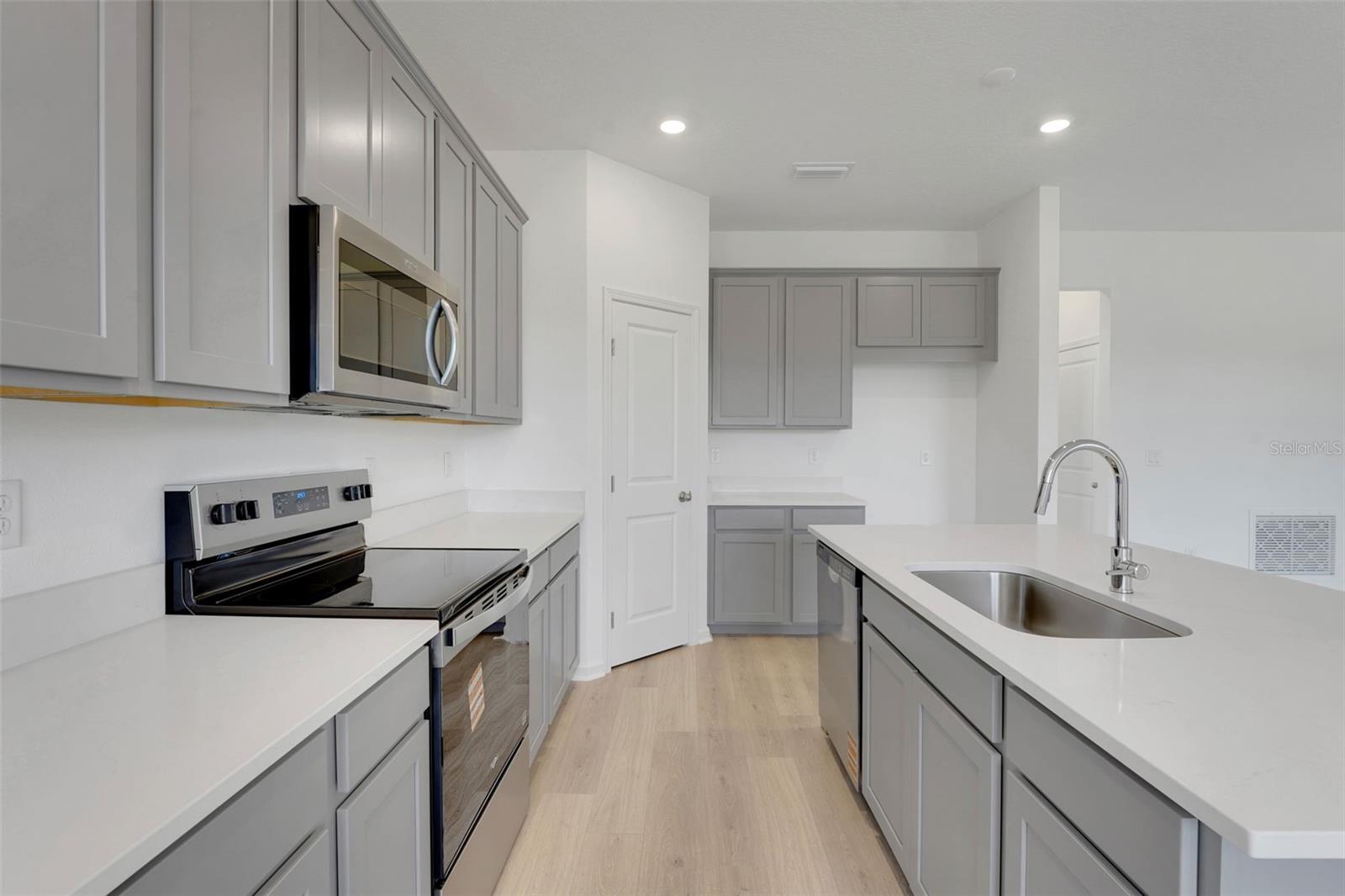 Image 17 of 31 For 252 Meredith Boulevard