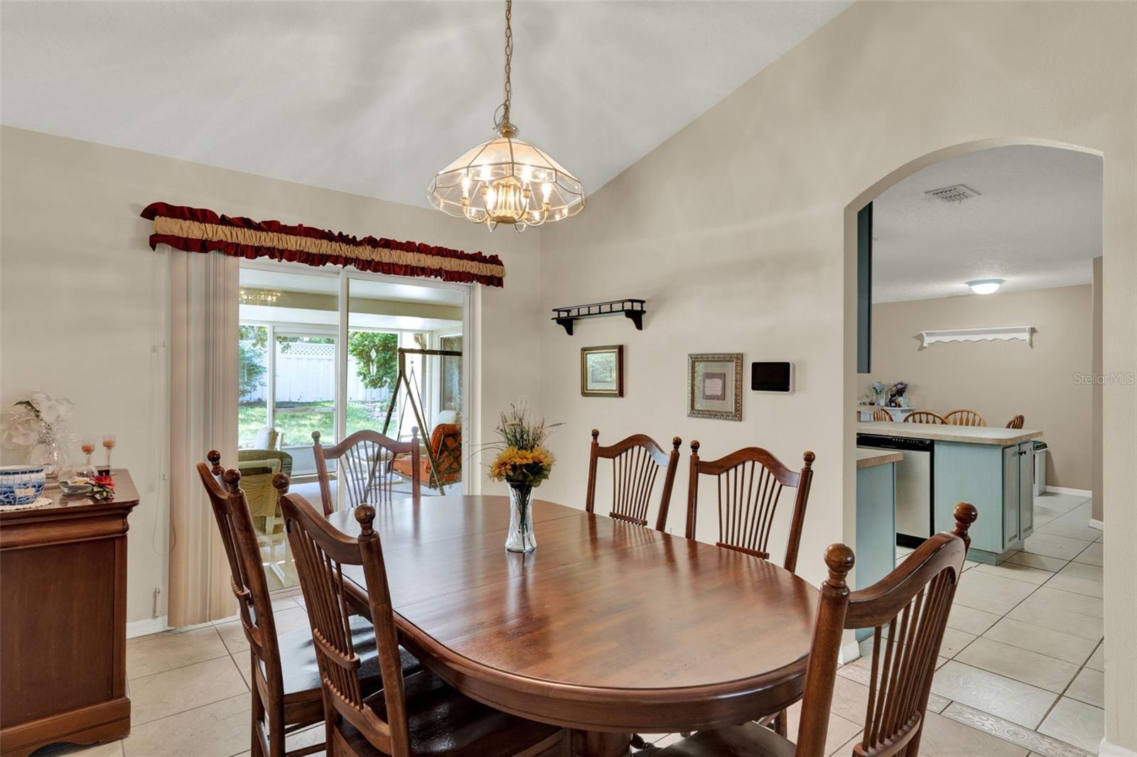 Image 11 of 27 For 718 Grisham Street