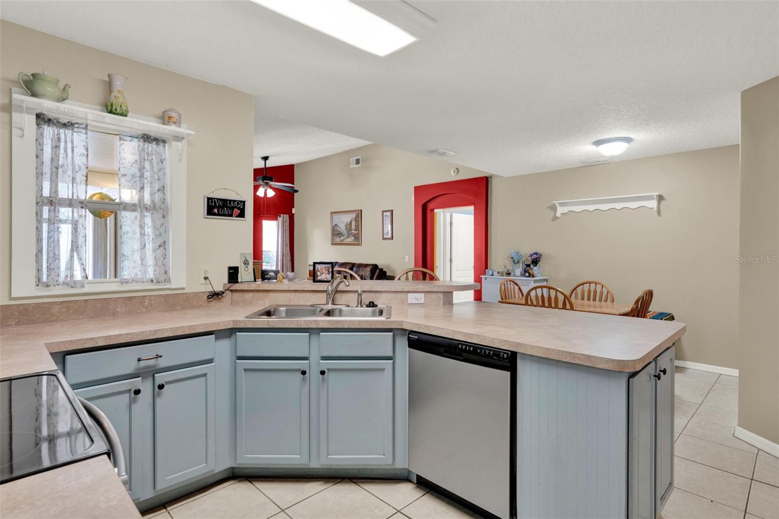 Image 15 of 27 For 718 Grisham Street