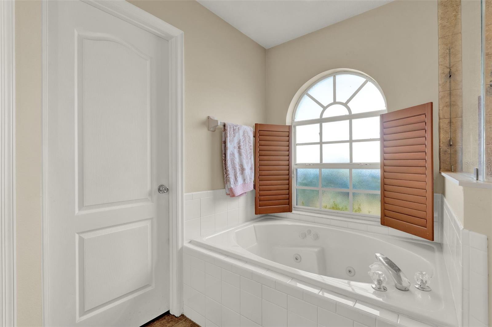 Image 21 of 27 For 718 Grisham Street