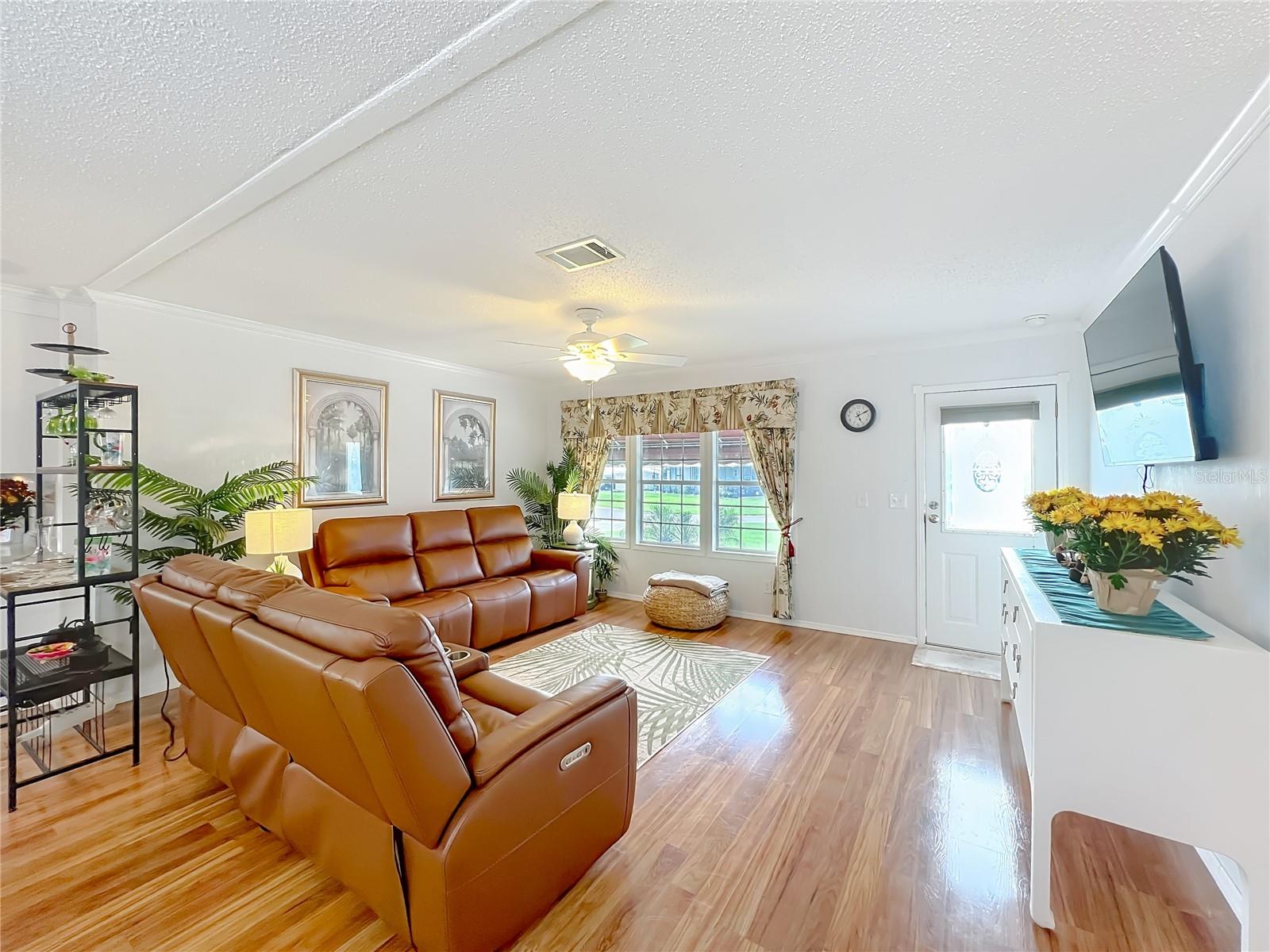 Image 8 of 45 For 1019 Capella Drive
