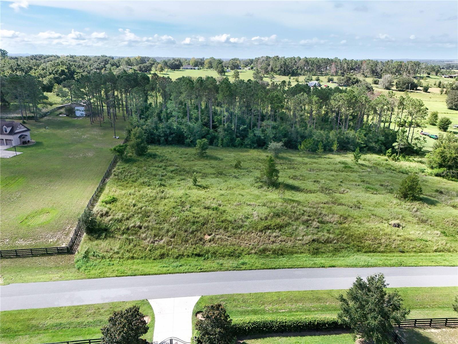 Image 4 of 27 For Sonoma Ridge Lane