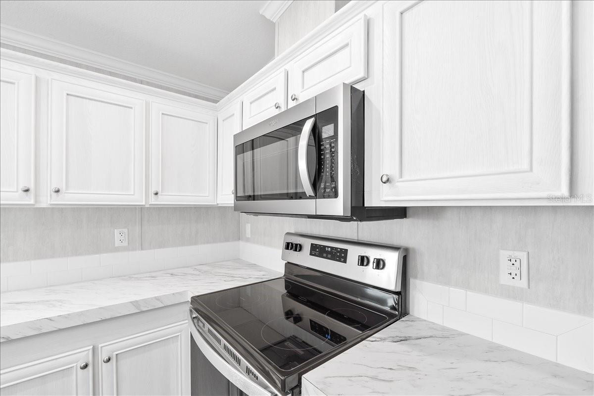 Image 11 of 34 For 9404 Loras Street