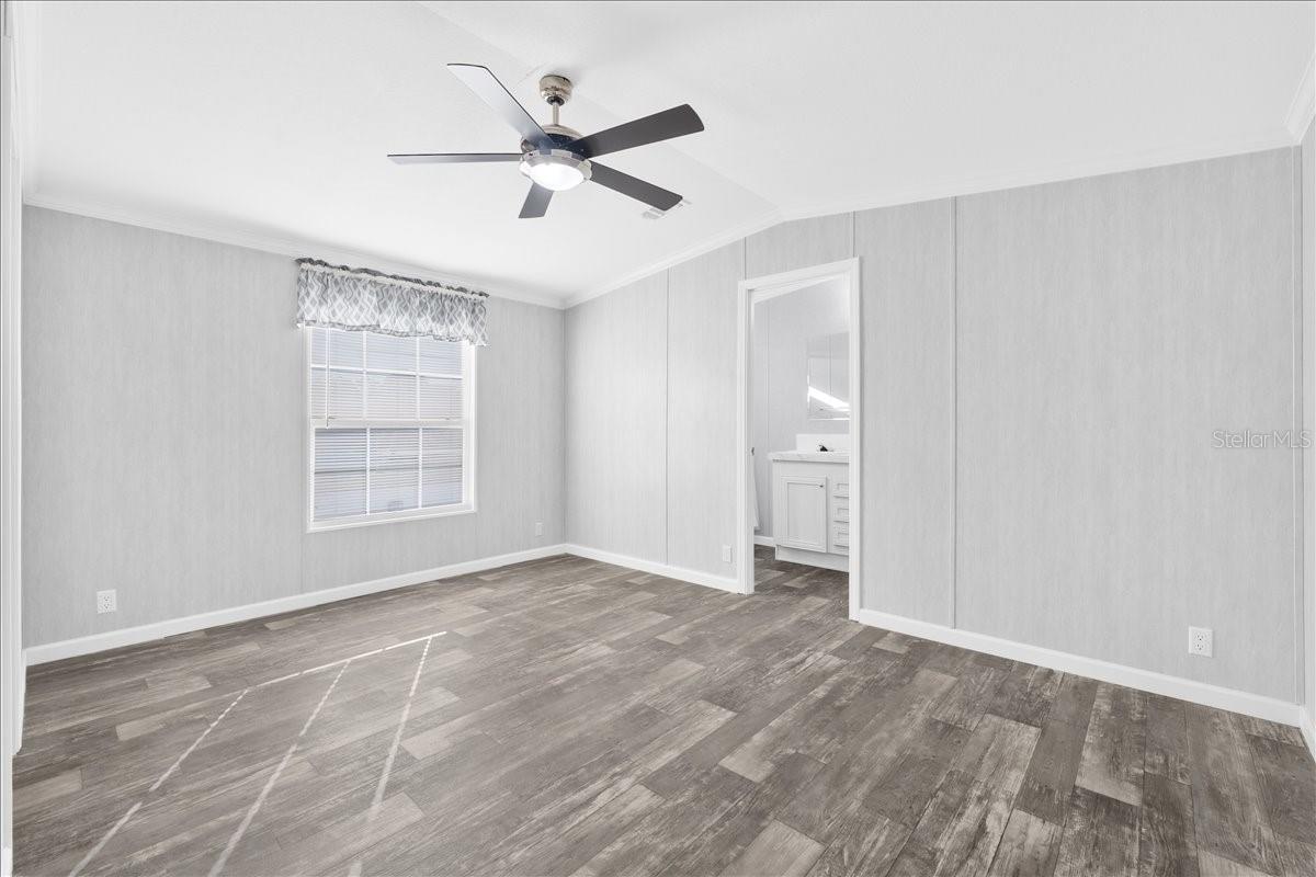 Image 17 of 34 For 9404 Loras Street