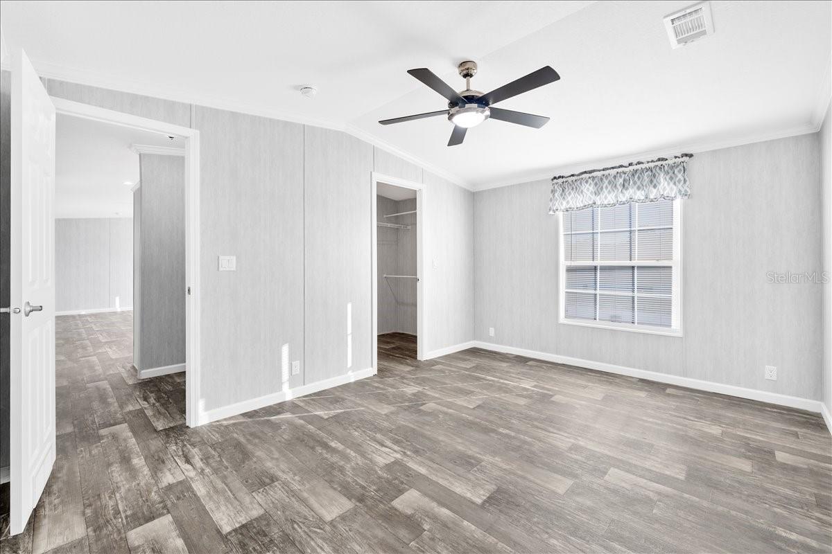 Image 18 of 34 For 9404 Loras Street