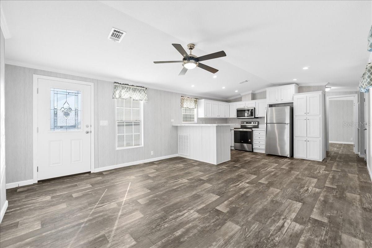 Image 8 of 34 For 9404 Loras Street