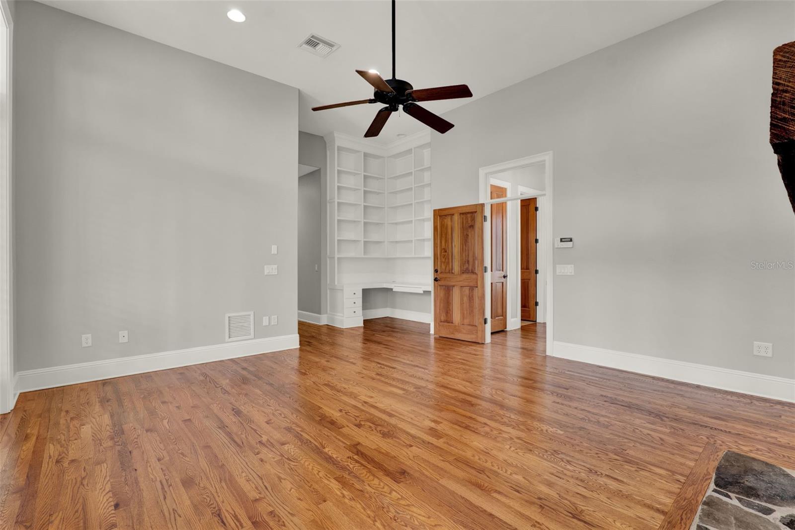 Image 44 of 74 For 24044 Integrity Way