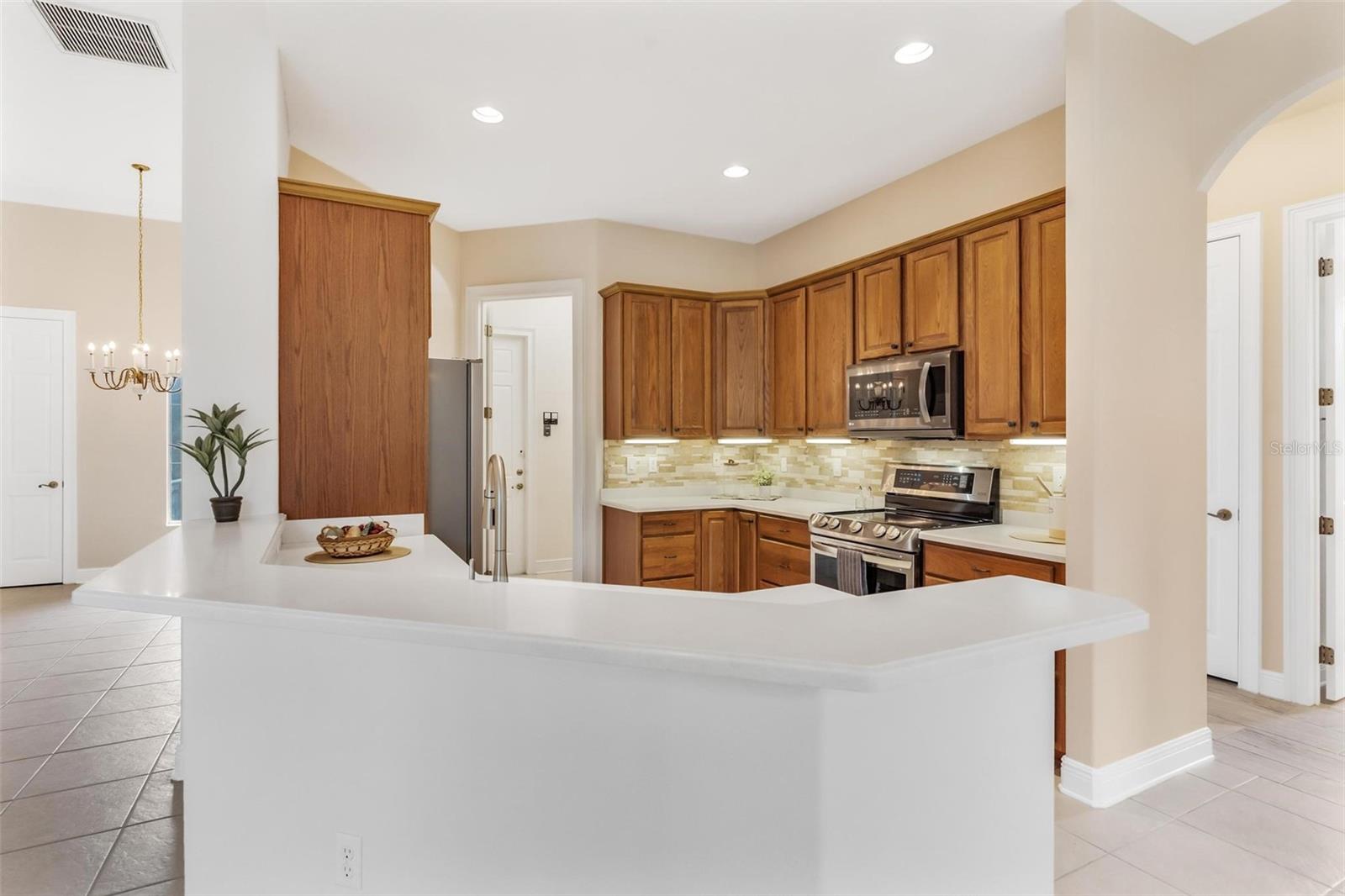 Image 17 of 49 For 5239 Grove Manor