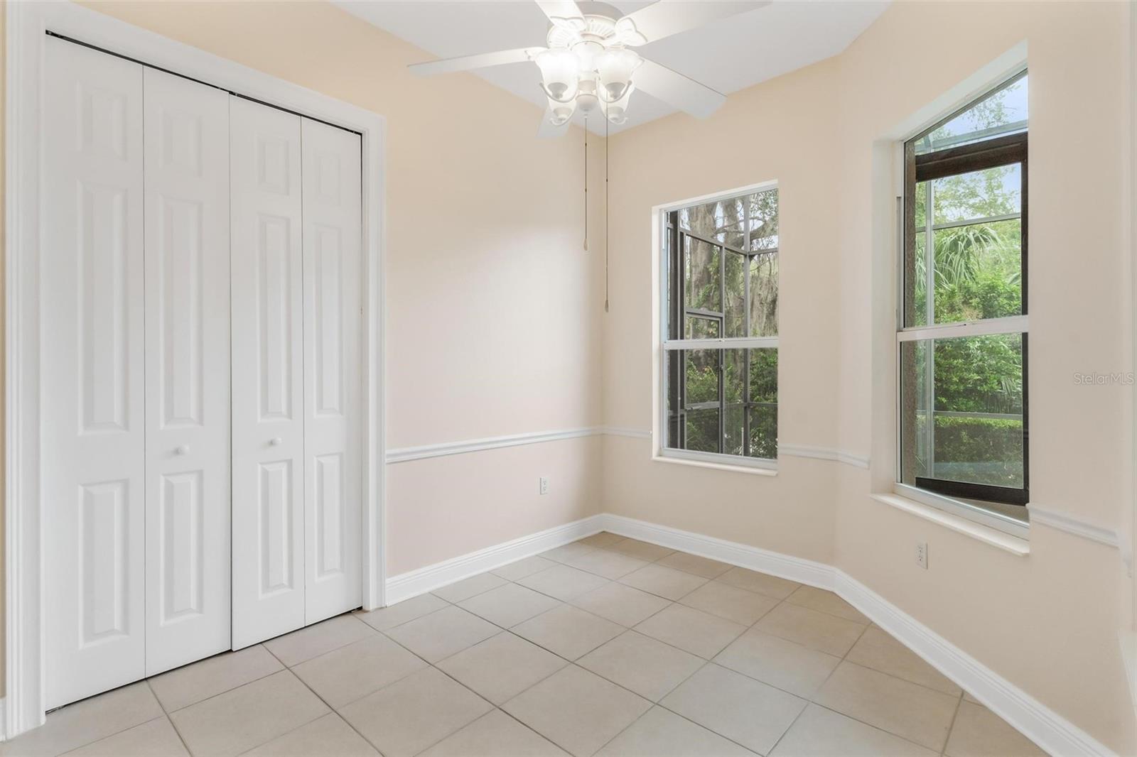 Image 22 of 49 For 5239 Grove Manor