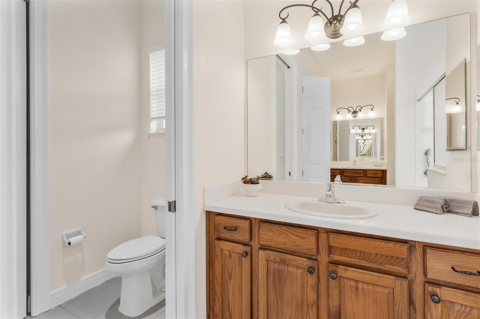 Image 32 of 49 For 5239 Grove Manor