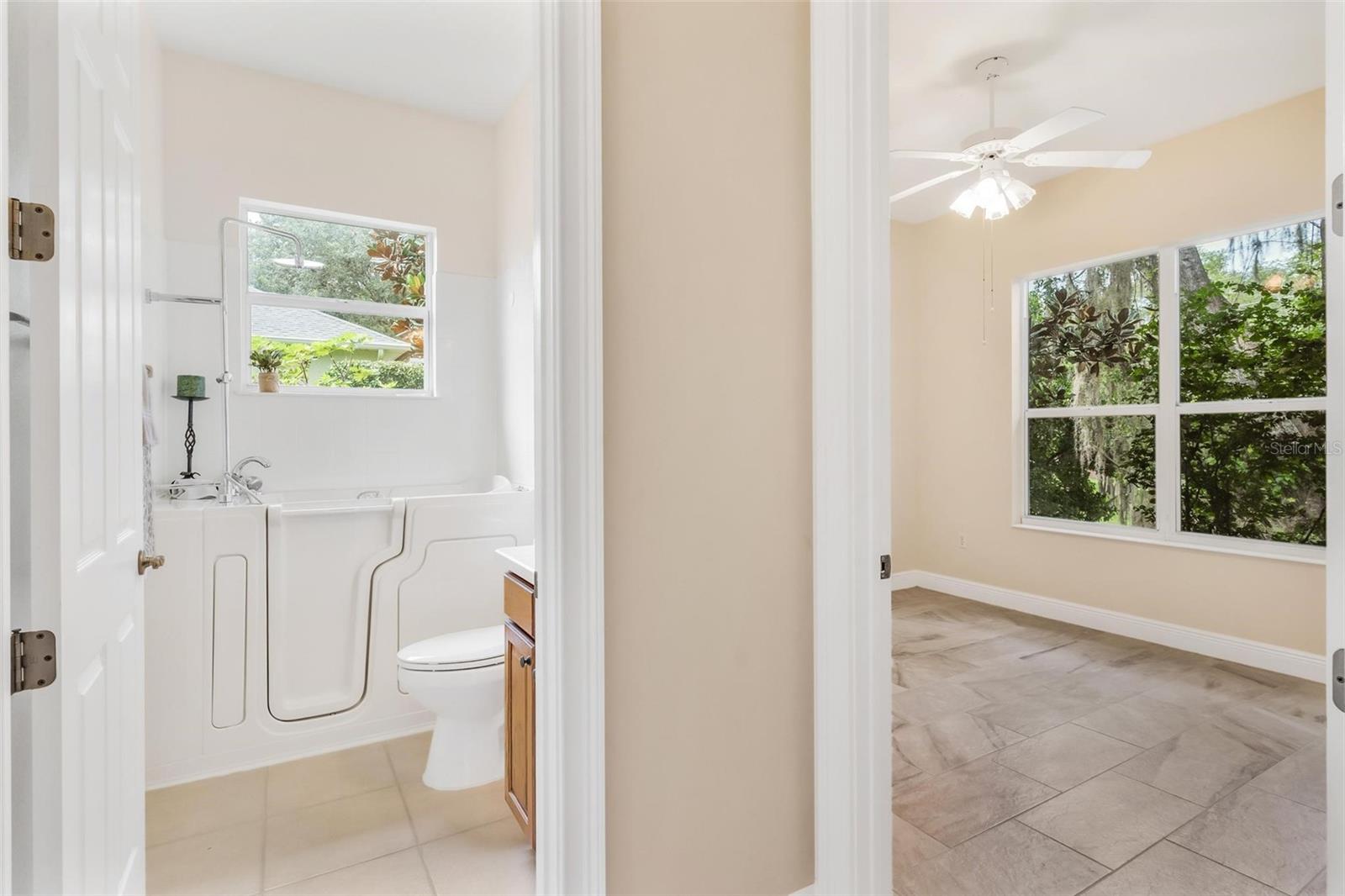 Image 37 of 49 For 5239 Grove Manor