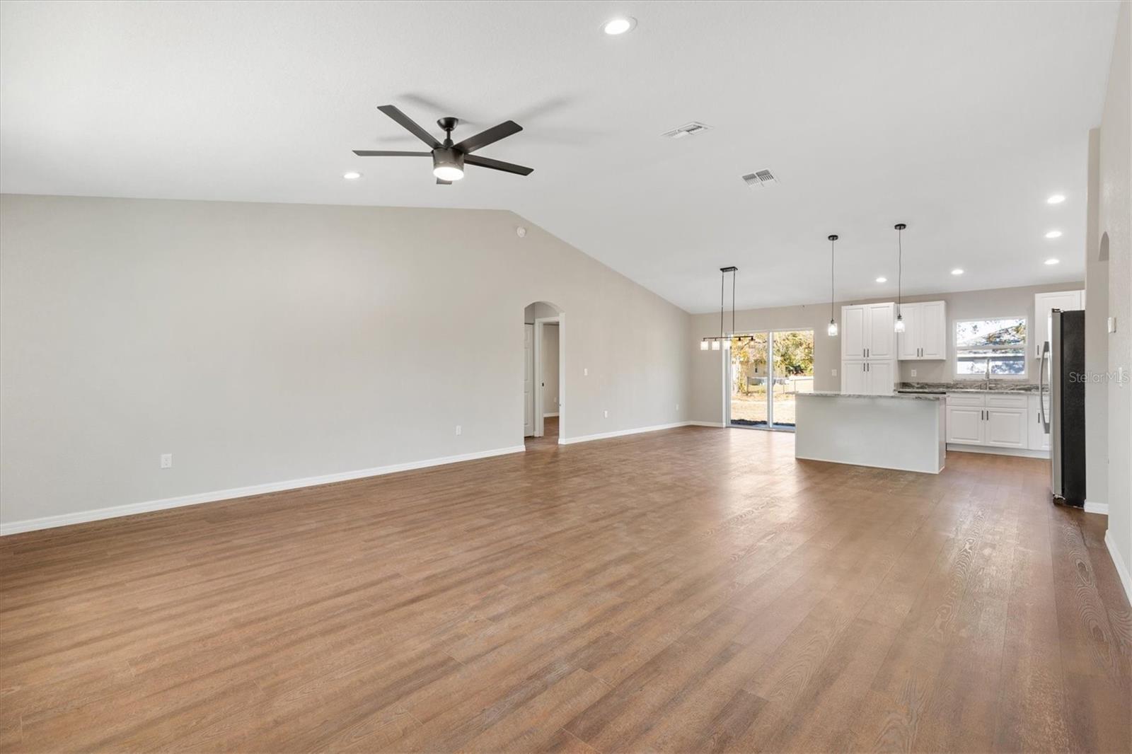 Image 4 of 27 For 6962 Se 124th St