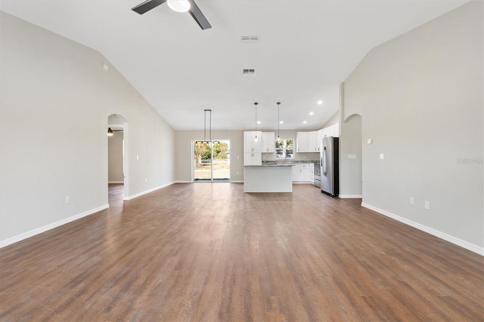 Image 5 of 27 For 6962 Se 124th St