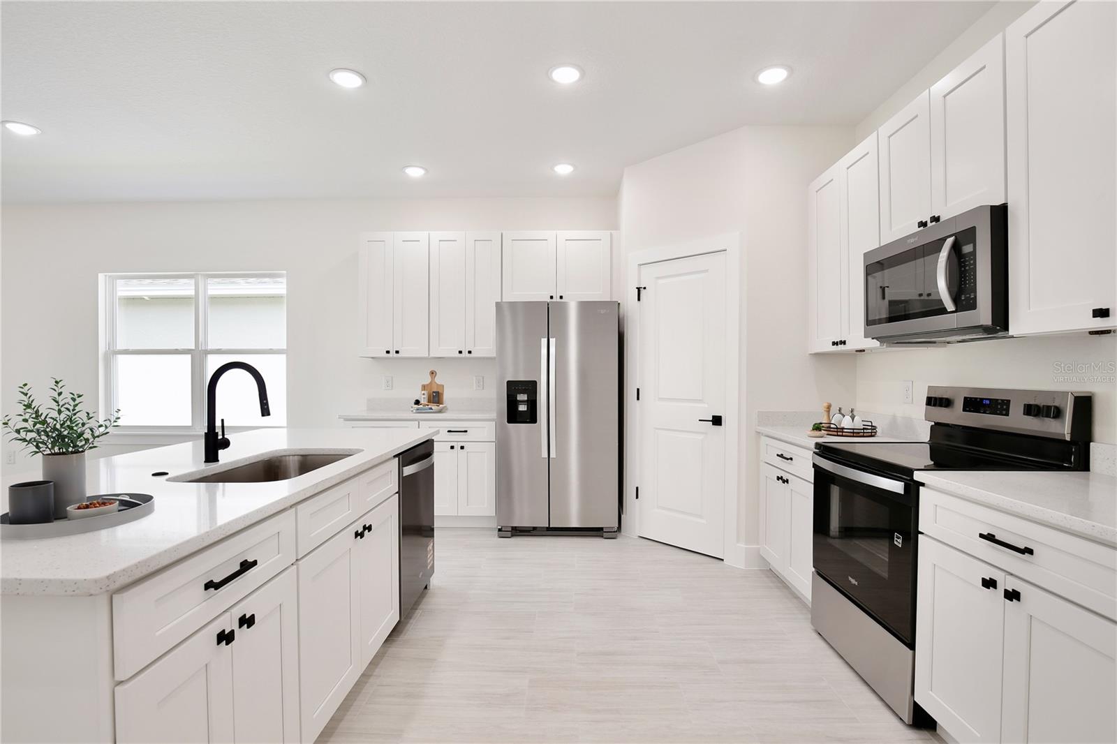 Image 3 of 30 For 1191 Stratton Avenue