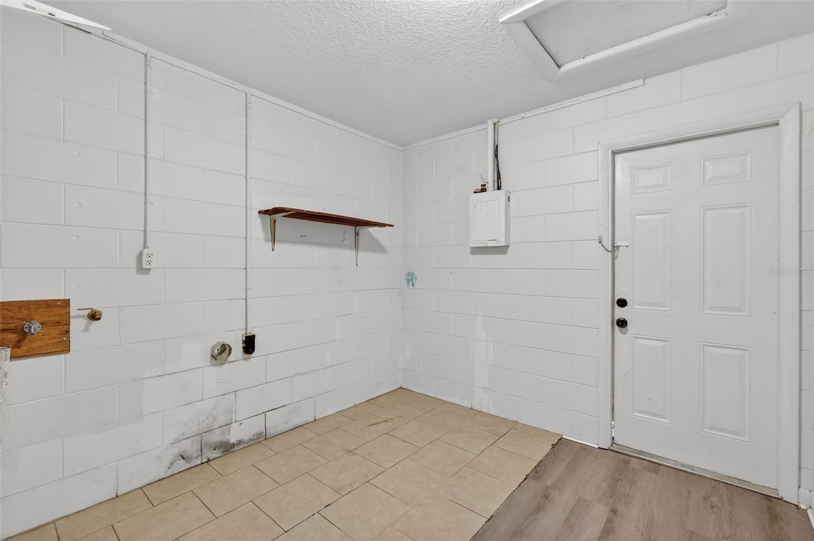 Image 11 of 23 For 705 Mike Avenue