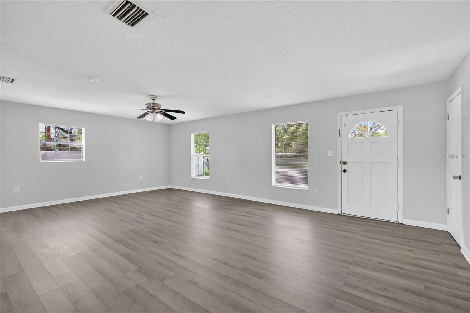 Image 5 of 23 For 705 Mike Avenue