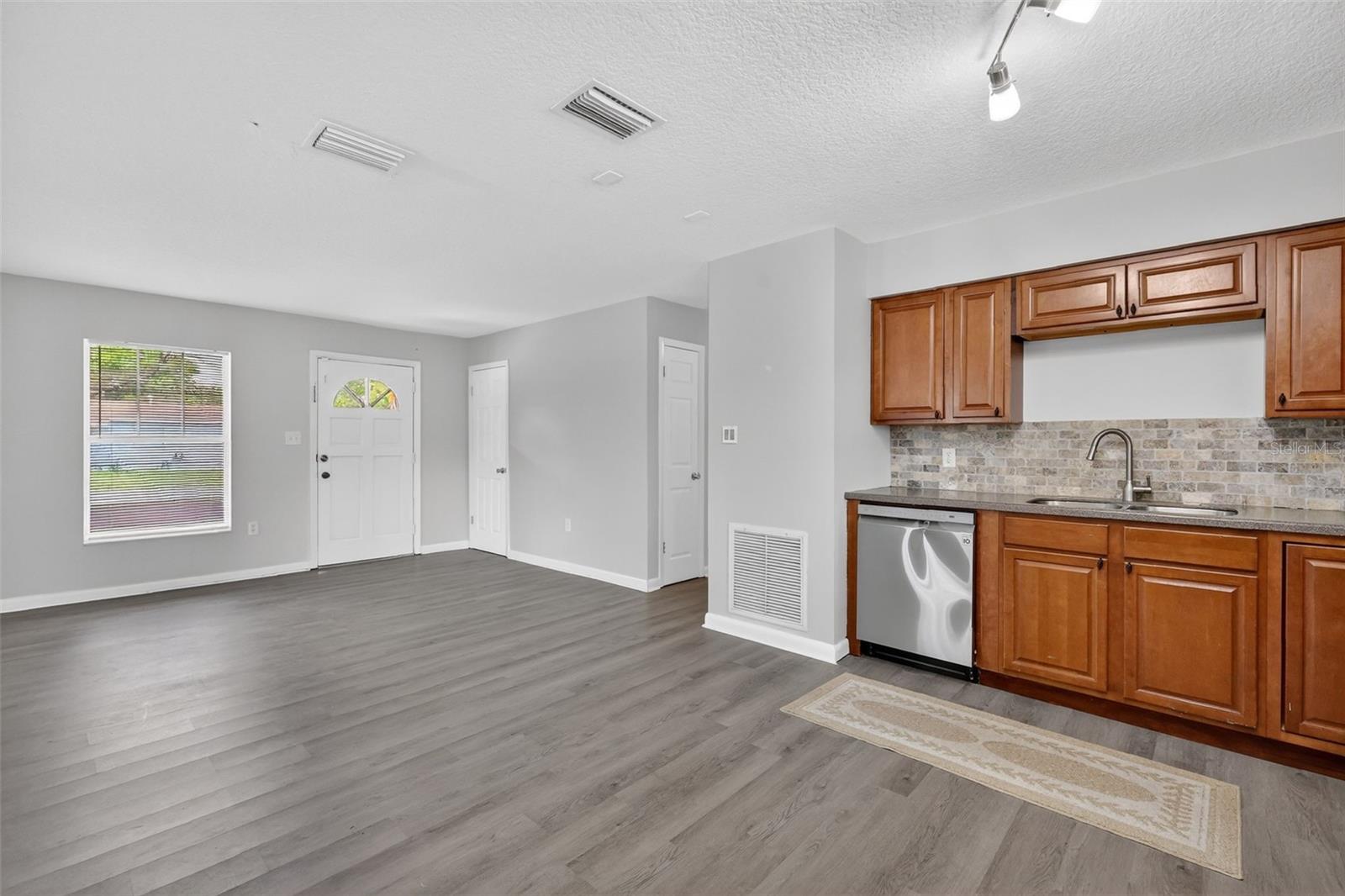 Image 9 of 23 For 705 Mike Avenue