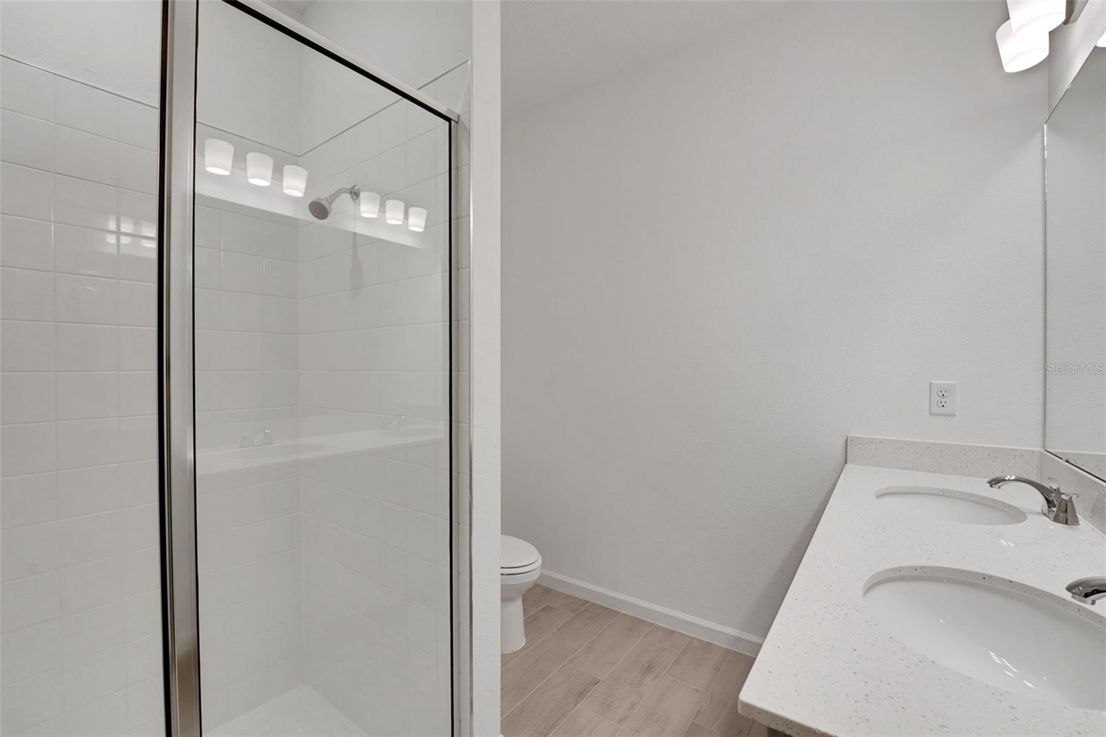 Image 25 of 31 For 264 Meredith Boulevard