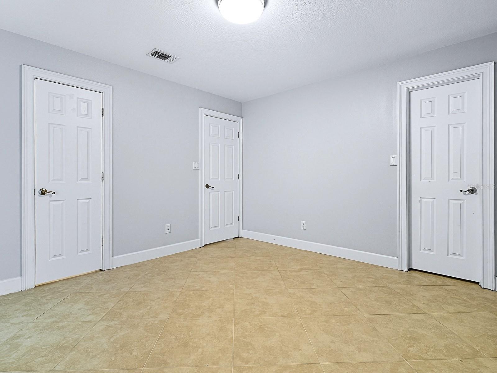 Image 12 of 23 For 523 Carambola Avenue