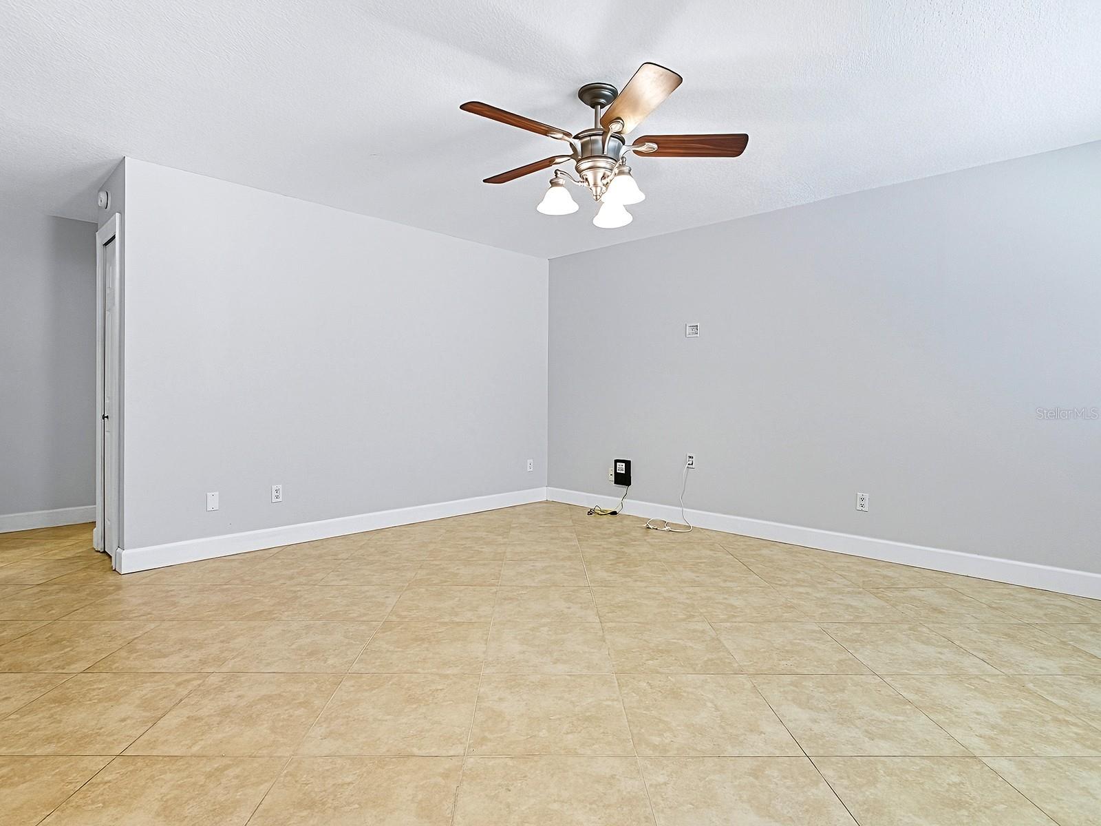 Image 4 of 23 For 523 Carambola Avenue