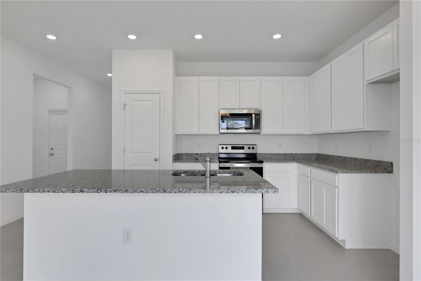 Image 6 of 11 For 272 Meredith Boulevard