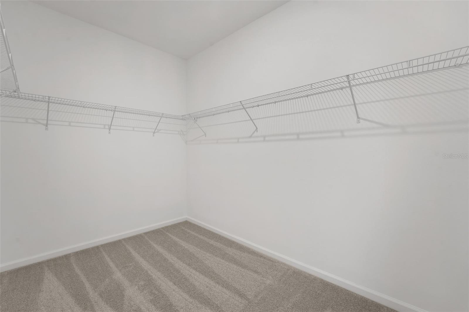 Image 24 of 37 For 240 Meredith Boulevard