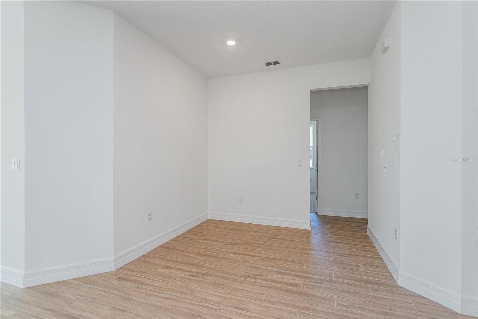 Image 6 of 18 For 240 Meredith Boulevard