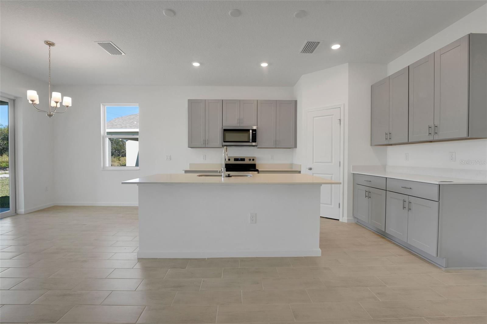 Image 15 of 34 For 248 Meredith Boulevard