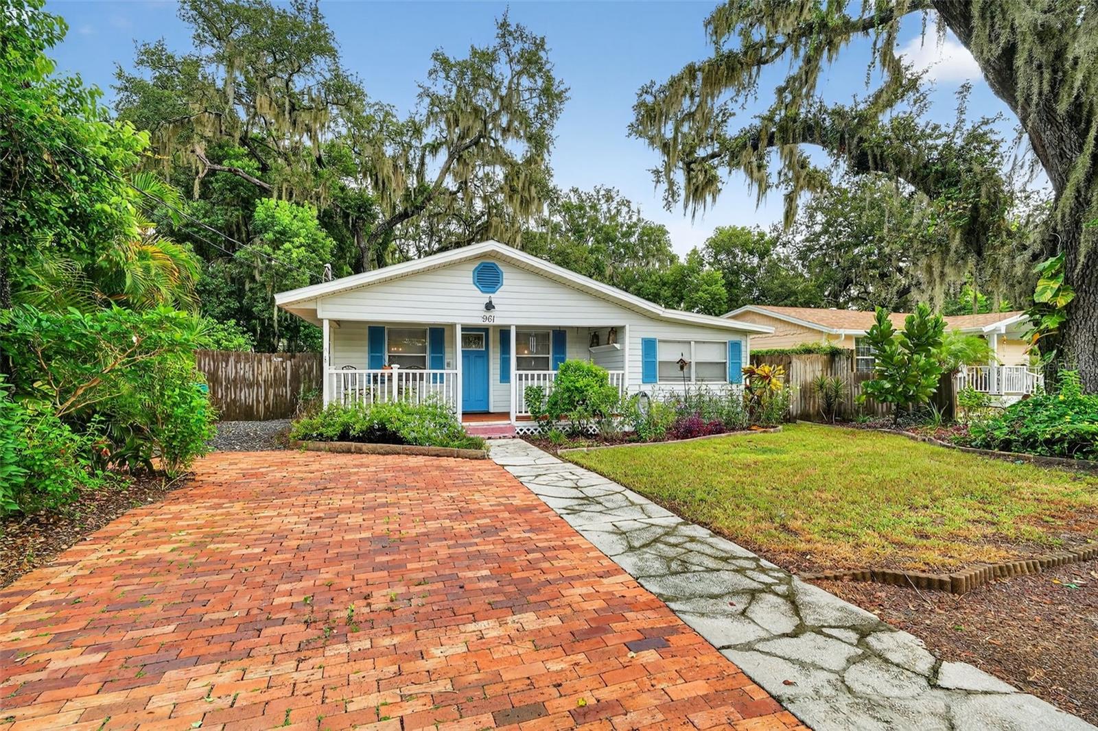 Details for 961 Liberty Avenue, MOUNT DORA, FL 32757