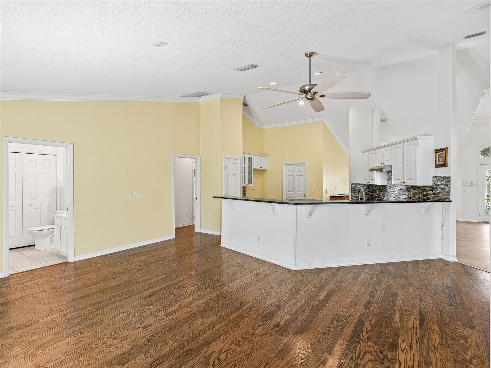 Image 13 of 52 For 39640 Harbor Hills Boulevard