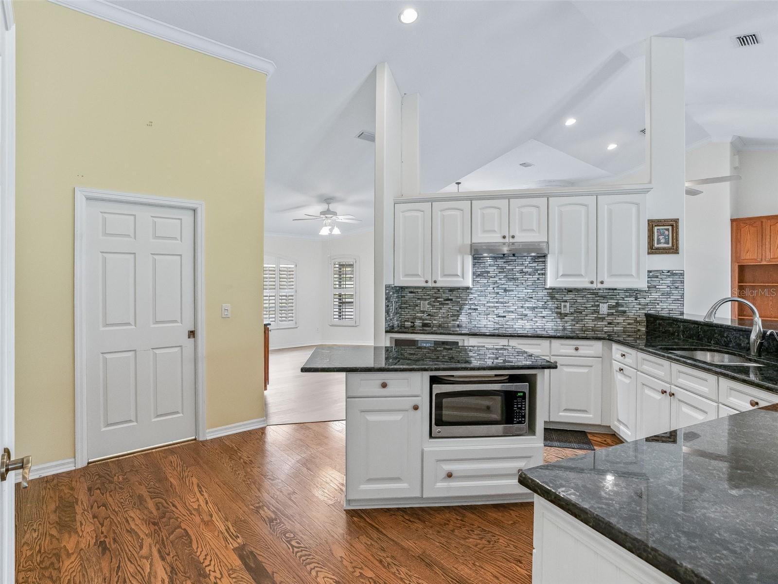 Image 15 of 52 For 39640 Harbor Hills Boulevard