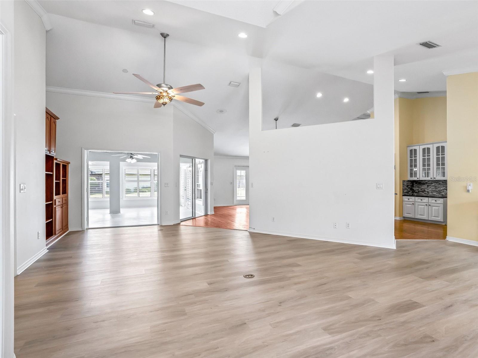 Image 6 of 52 For 39640 Harbor Hills Boulevard