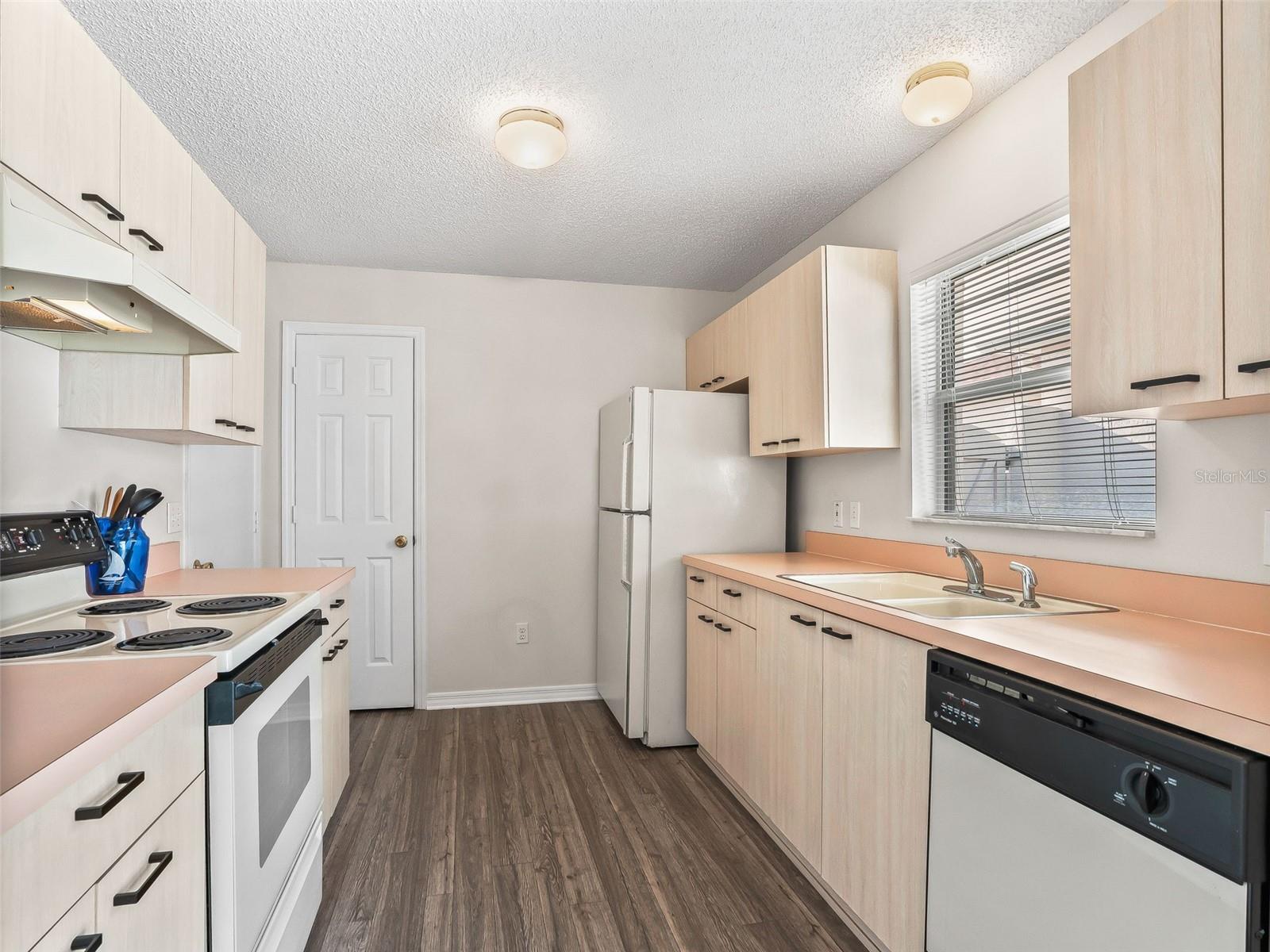 Image 8 of 53 For 744 Hernandez Drive