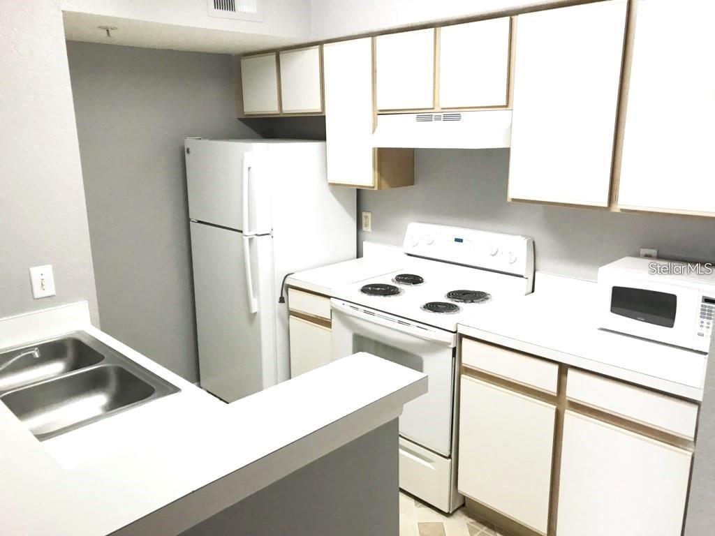 Image 3 of 13 For 2209 Antigua Place 827