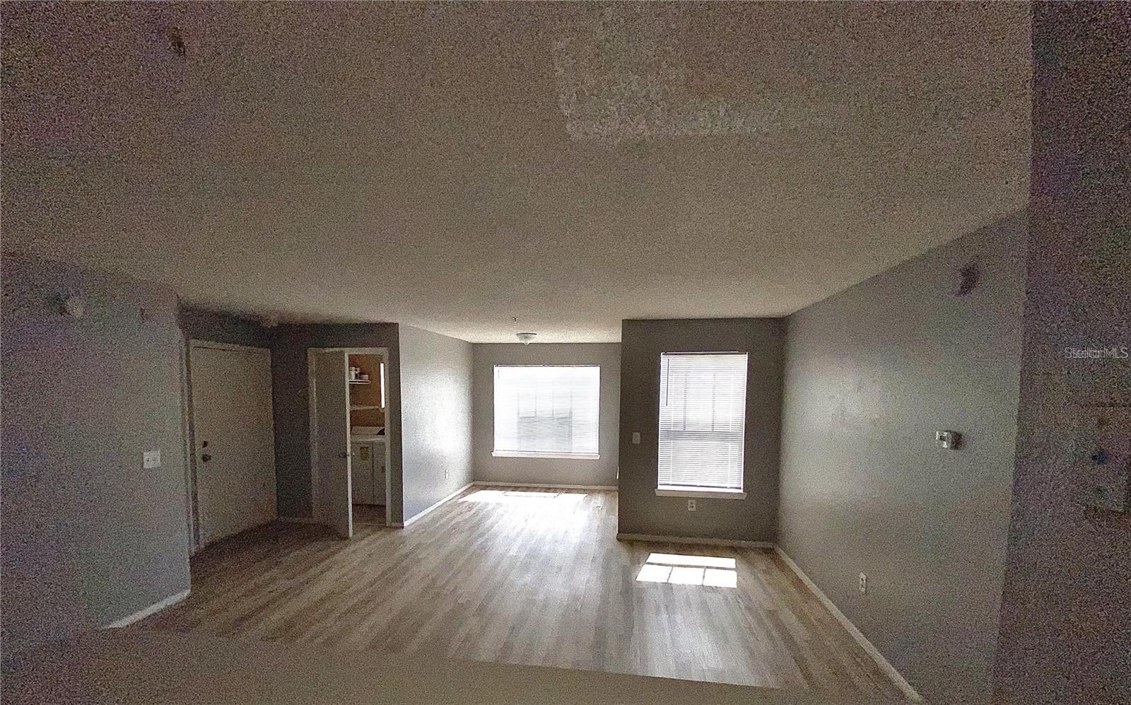 Image 5 of 13 For 2209 Antigua Place 827