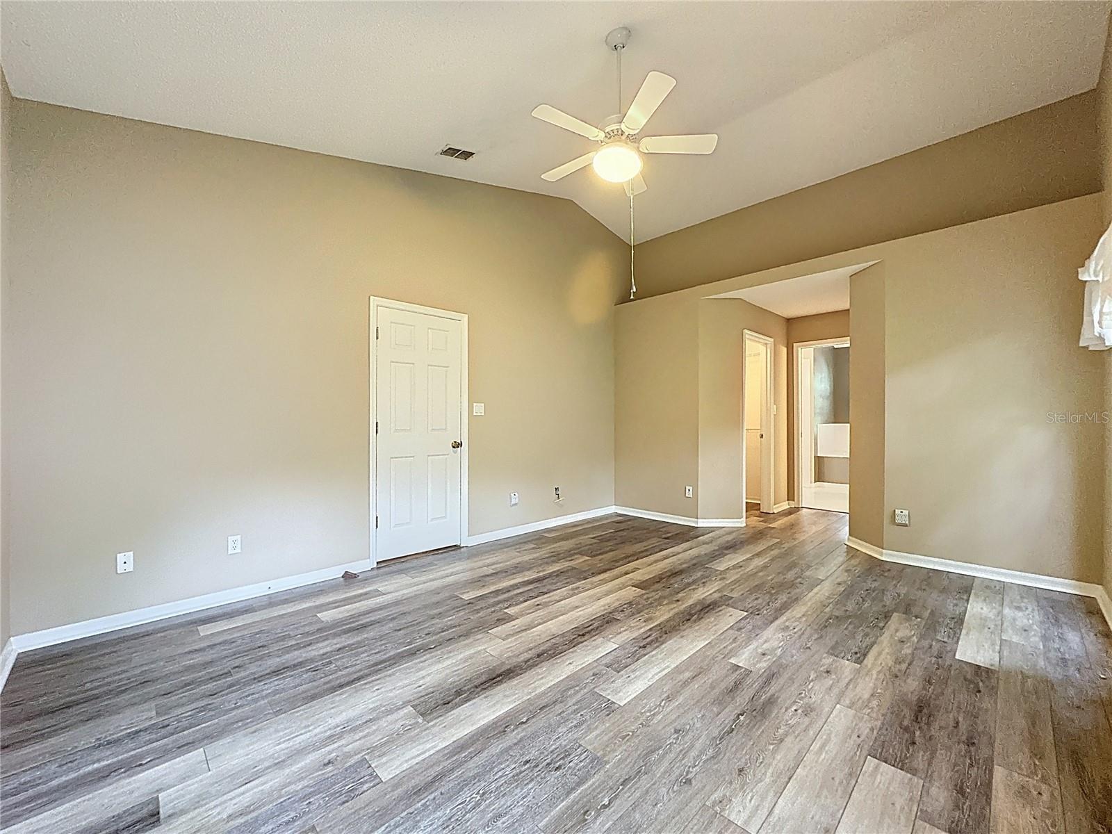 Image 22 of 43 For 4614 River Ridge Drive