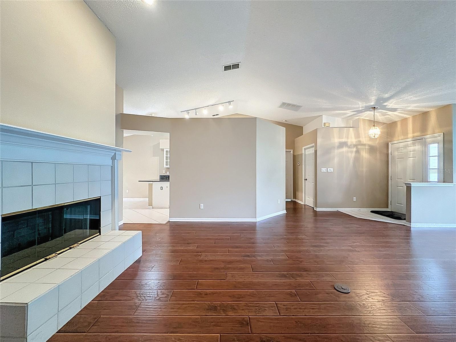 Image 7 of 43 For 4614 River Ridge Drive