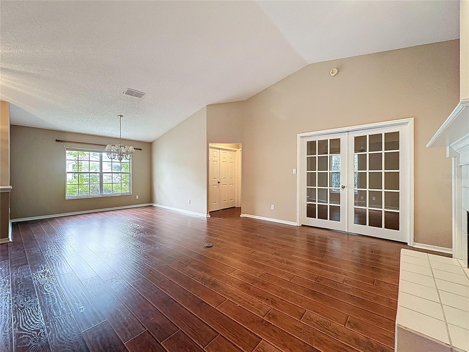 Image 8 of 43 For 4614 River Ridge Drive