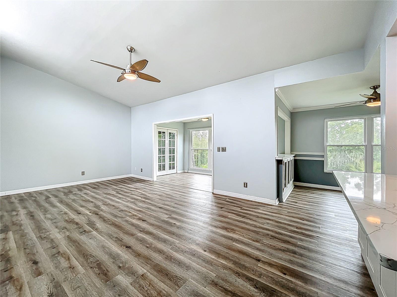 Image 6 of 43 For 220 Desoto St Apt D