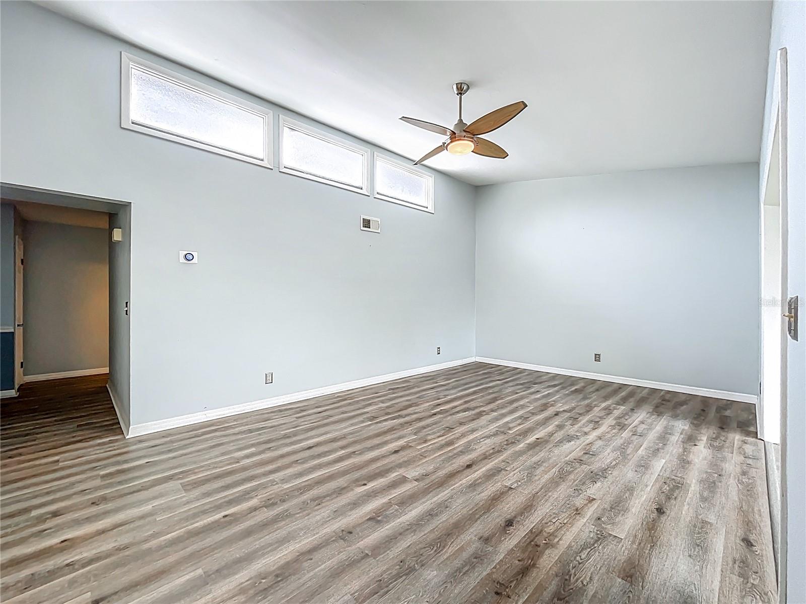 Image 9 of 43 For 220 Desoto St Apt D