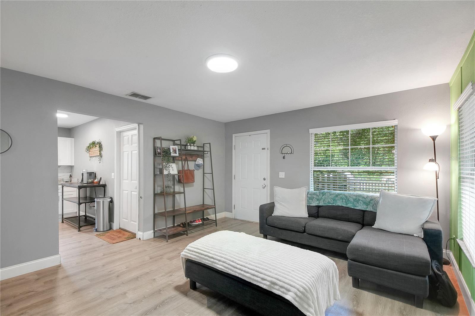 Image 6 of 34 For 600 Clarke Street
