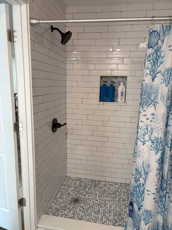 Image 19 of 28 For 11936 Waterway Drive